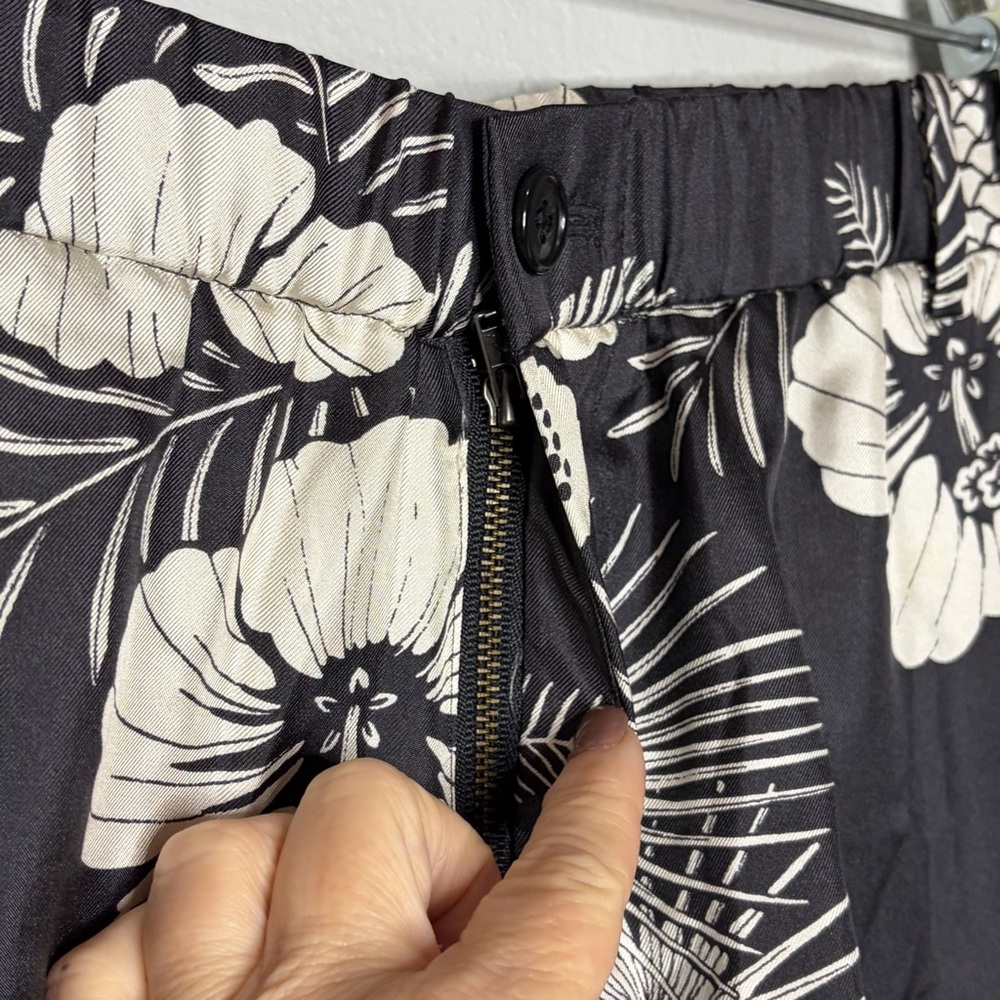 J Crew 100% Silk Trouser Pants Women 6 Black Floral Crop Gold Piping Tropical - Picture 6 of 12